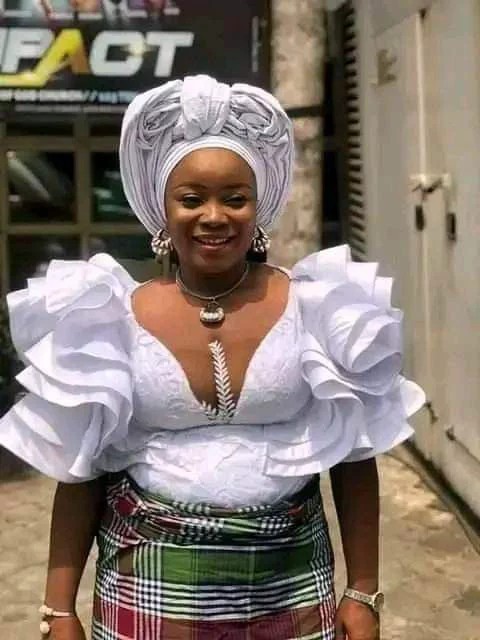 Beautiful Lace Blouse Styles 