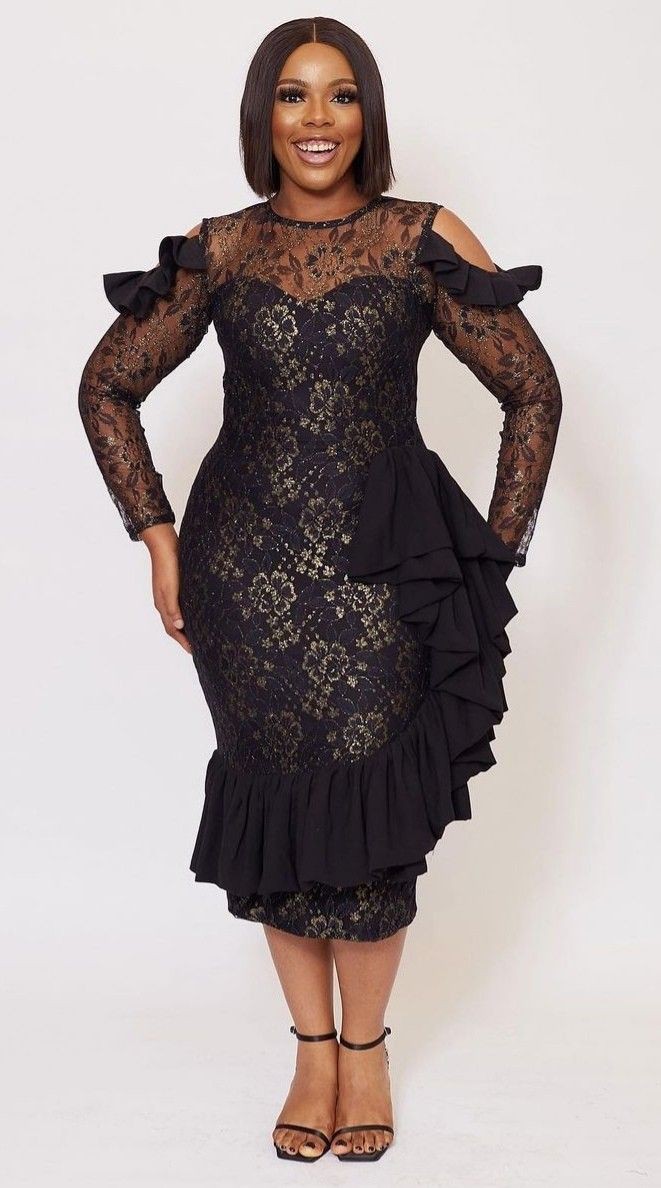 Short Lace Gown Styles for Ladies