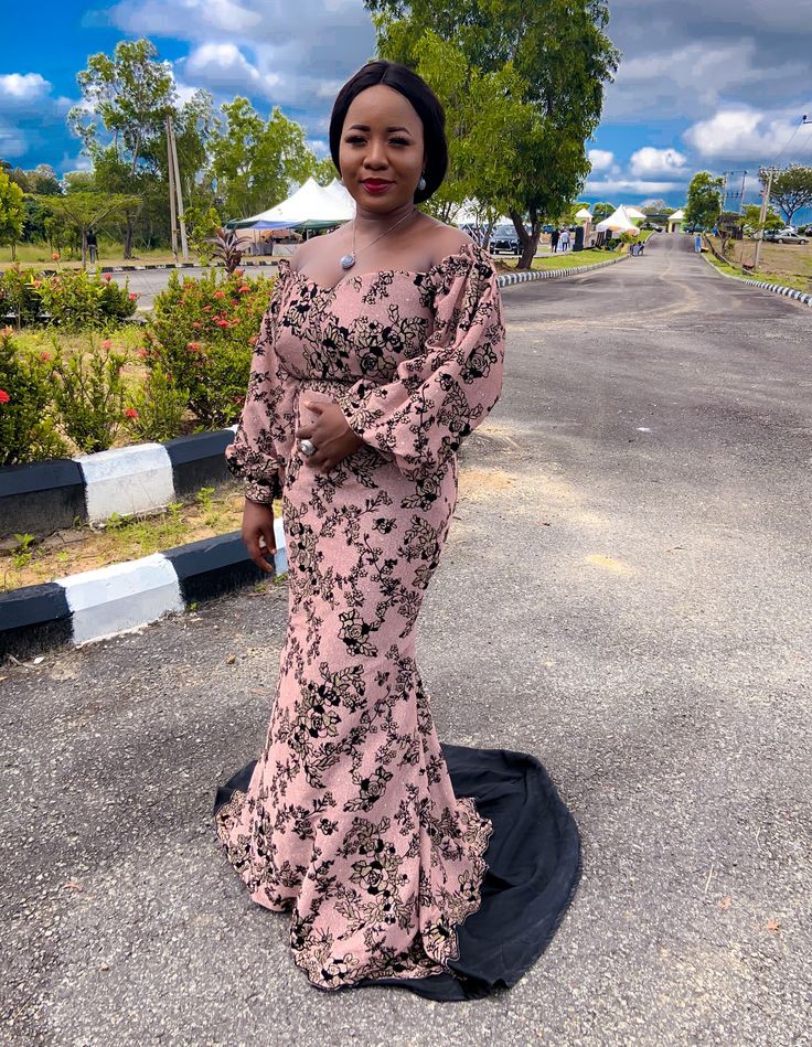 Matured Lace Gown Ideas 