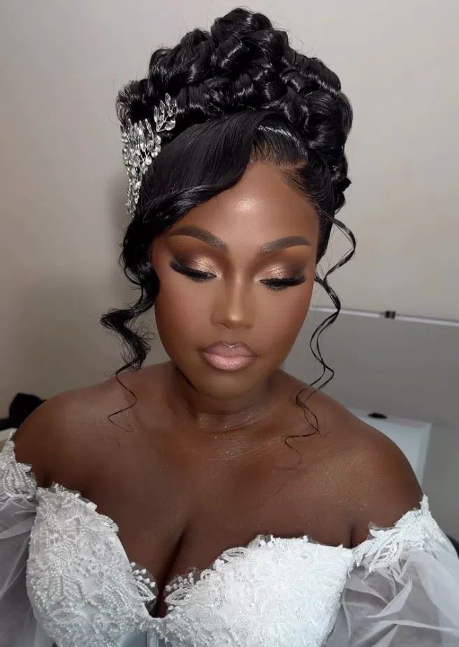 Kinky Bridal Hairstyles in Nigeria