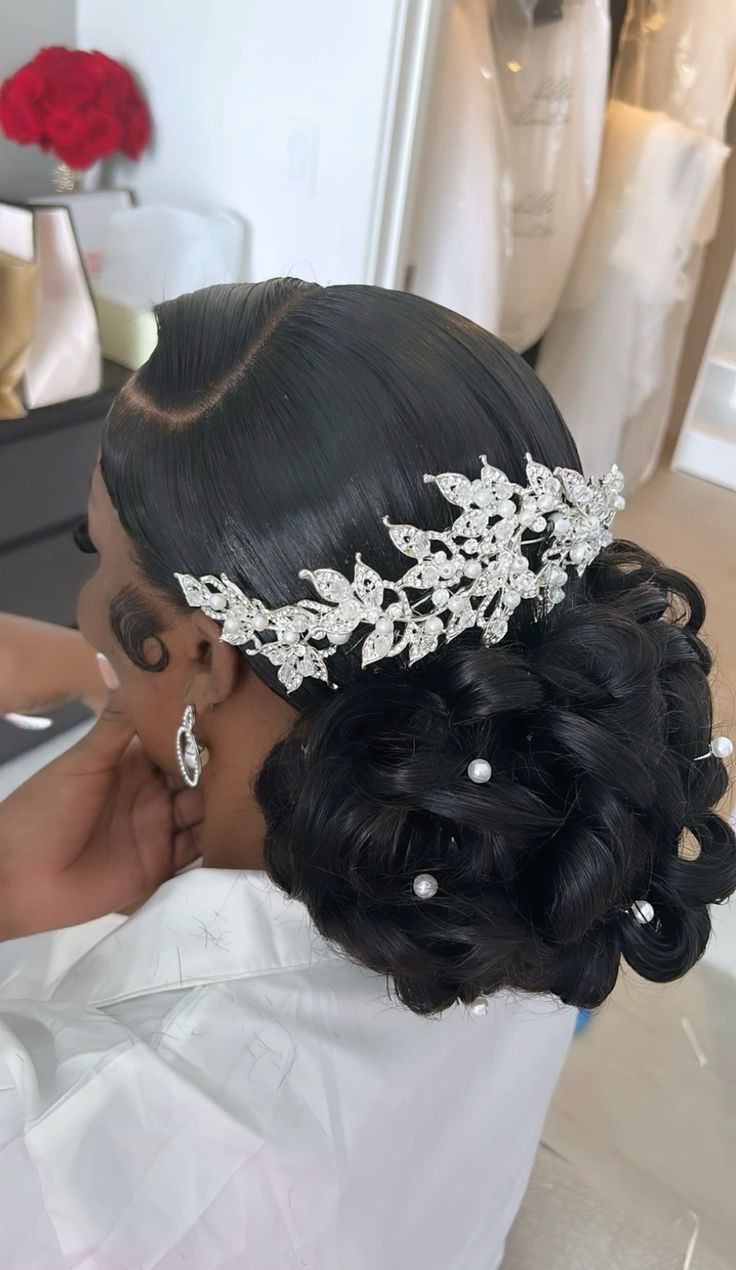 Kinky Bridal Hairstyles in Nigeria