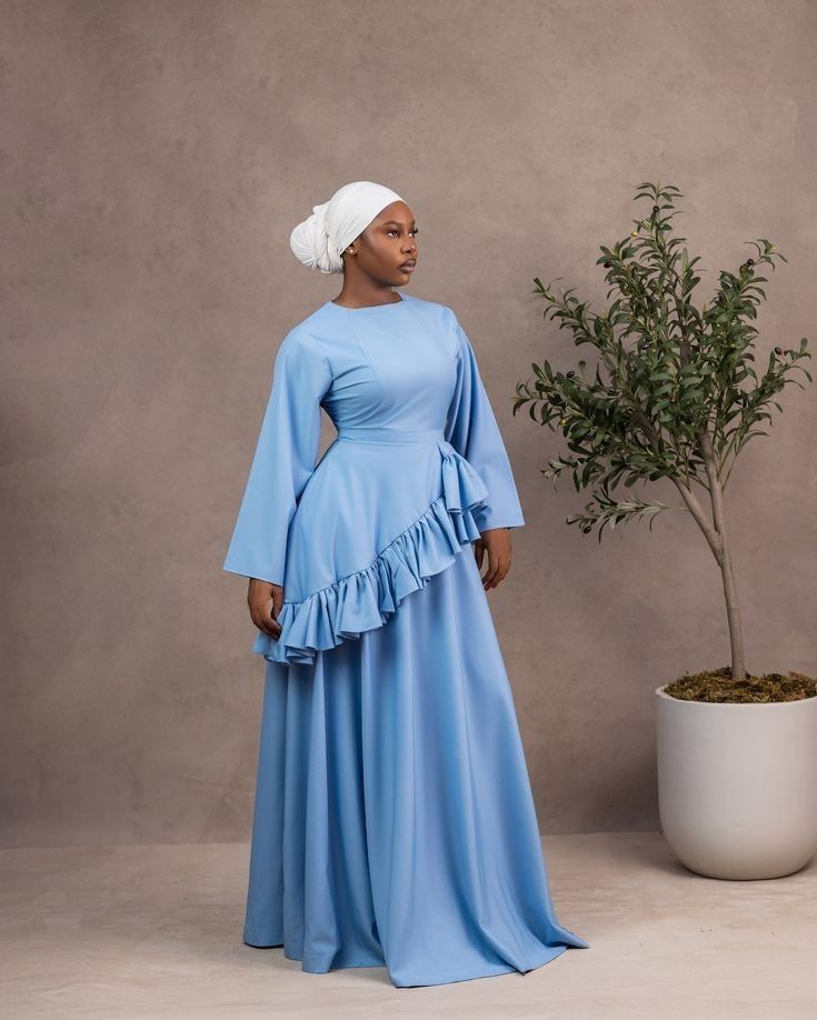 English Gown Styles for Teenage Girls