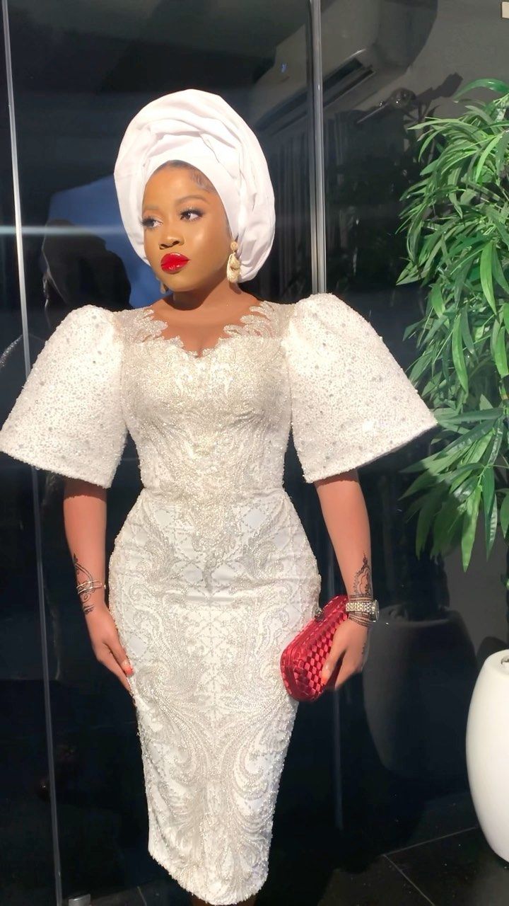 White Lace Gown Styles for Young Ladies