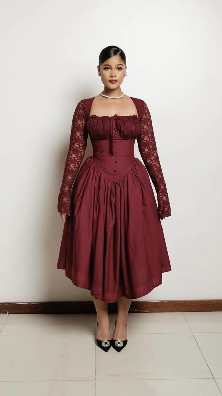 Simple Lace Gown Styles for Teenage Girls ​