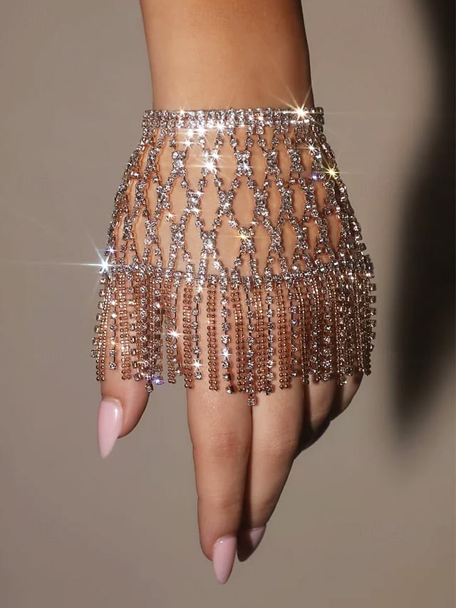 15-20 Fashion Accessories for Women to Have in 2026 