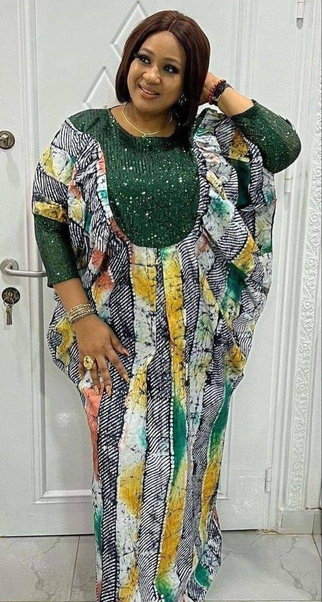 Mature Lace Gown Styles with Material ​