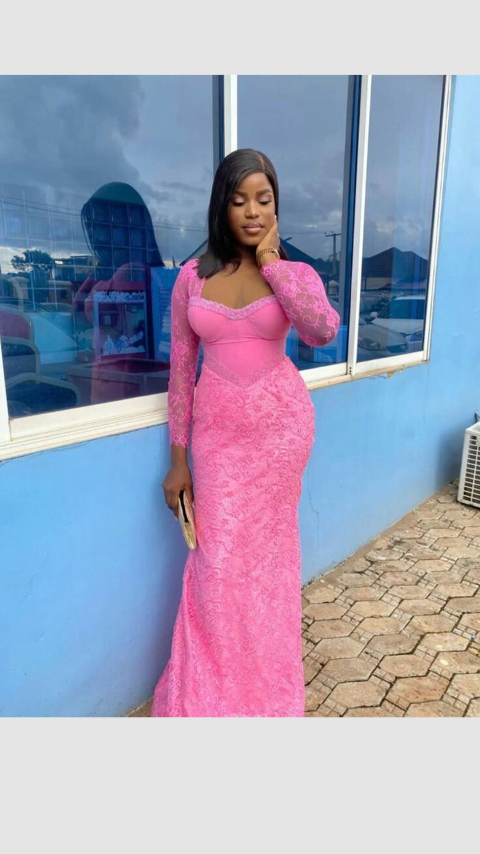 Simple Lace Gown Styles for Teenage Girls ​