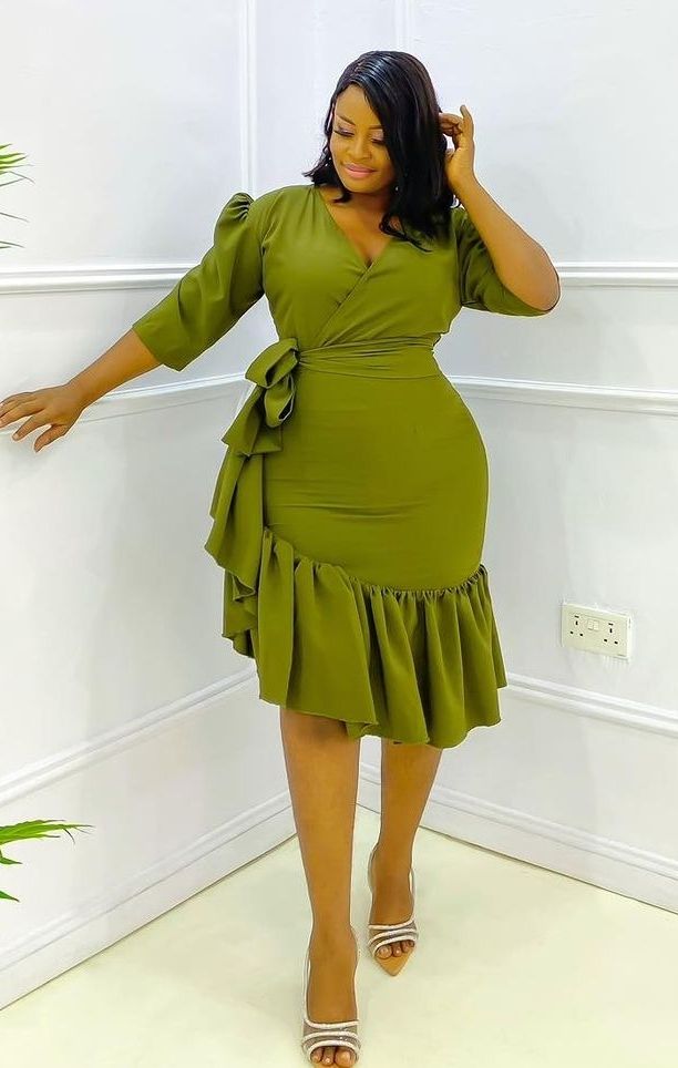 Short Classy English Gown Styles ​