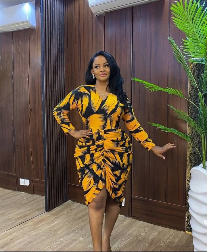 Latest Beautiful Short Gown Styles for Ladies 