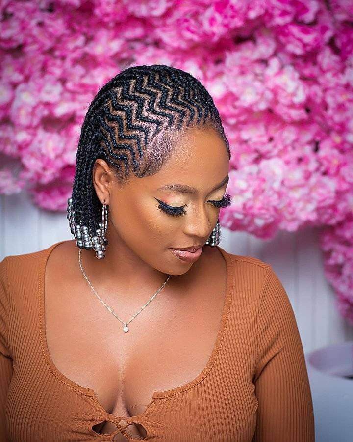 Gorgeous Short All Back Hairstyle with Attachment