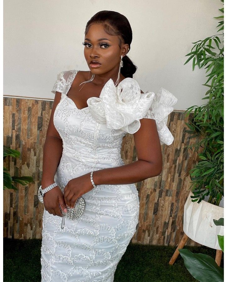 White Lace Gown Styles for Teenage Girls