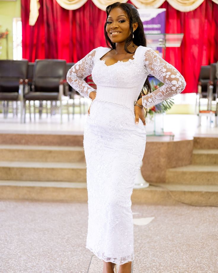 White Lace Gown Styles for Young Ladies