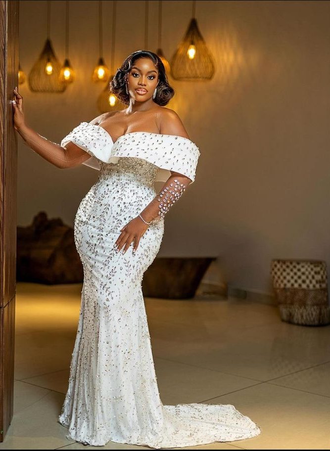 Trending White Lace Gown Styles ​