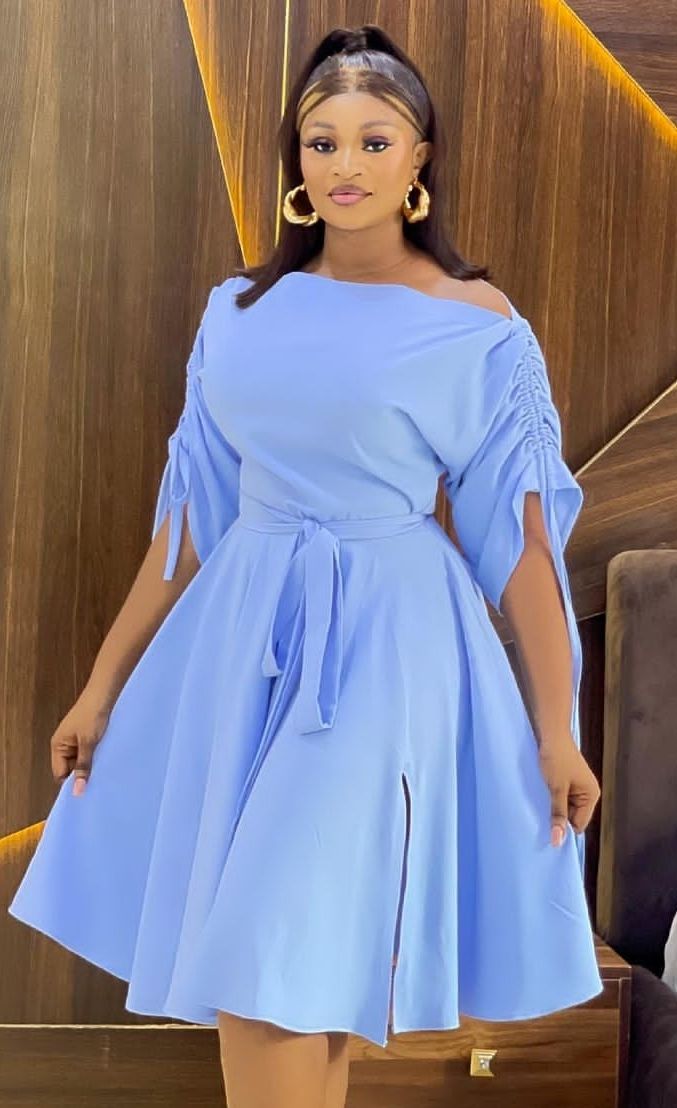 Short Classy English Gown Styles ​