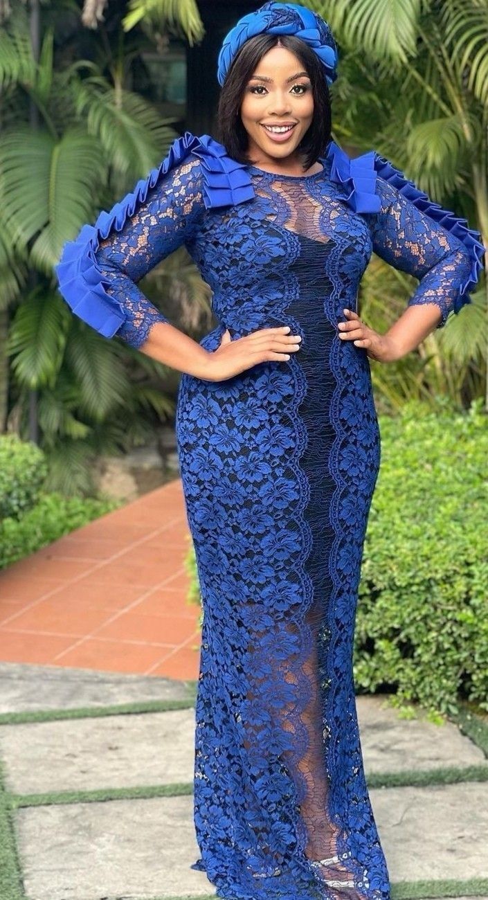 Mature Lace Gown Styles for Weddings ​