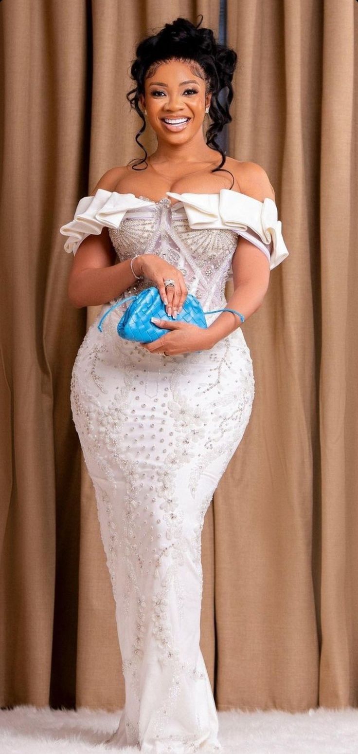 White Lace Gown Styles for Wedding