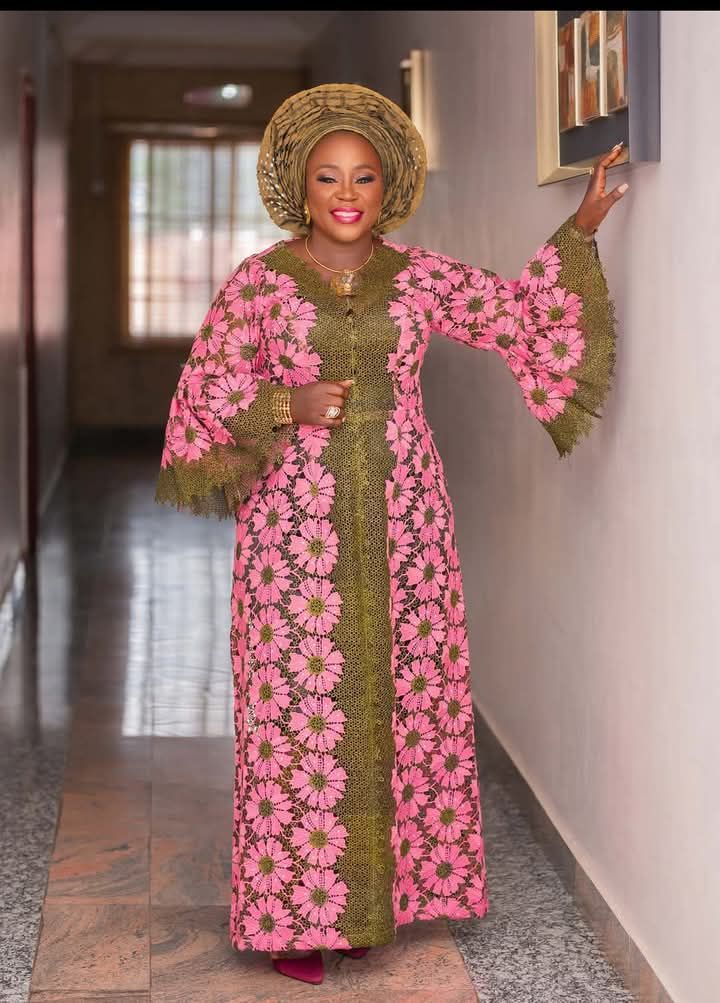 Mature Lace Gown Styles