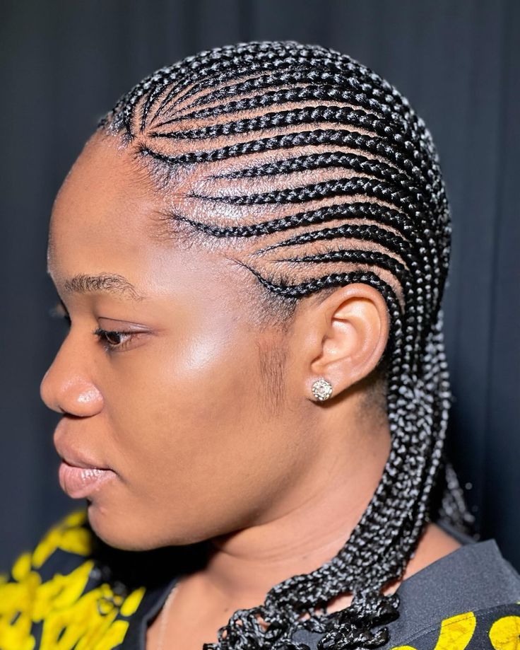 Gorgeous Short All Back Hairstyle with Attachment