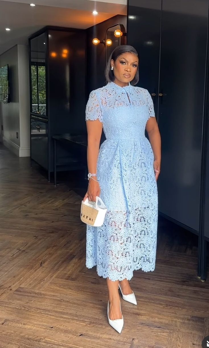 Lace Gown Styles for Teenage Girls