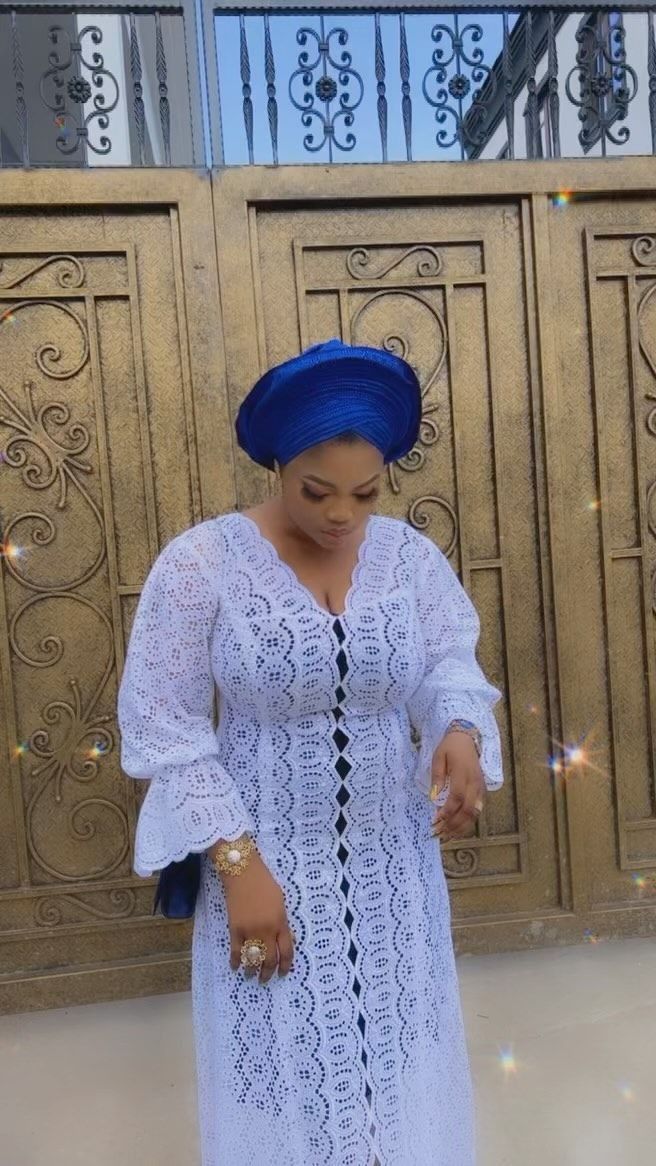 White Lace Gown Styles for Matured Mothers ​