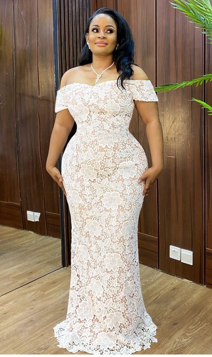 White Lace Gown Styles
