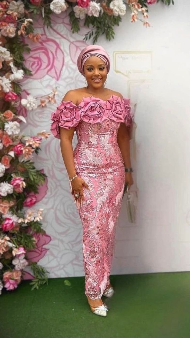 Mature Lace Gown Styles for Slim Ladies ​