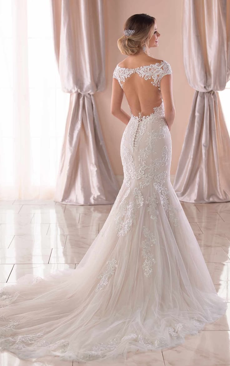 Open-Back Bridal Lace Styles