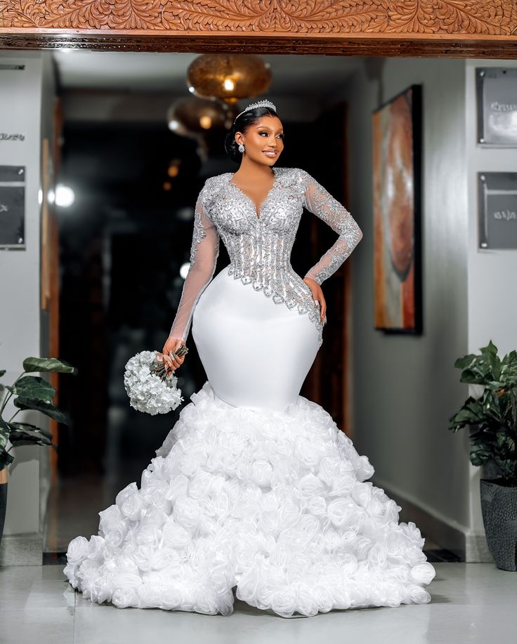 Suitable Bridal Lace Styles for White Wedding