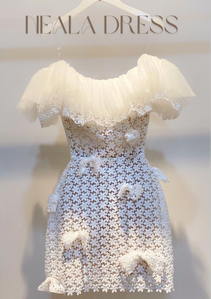 White Lace Gown Styles for Teenage Girls