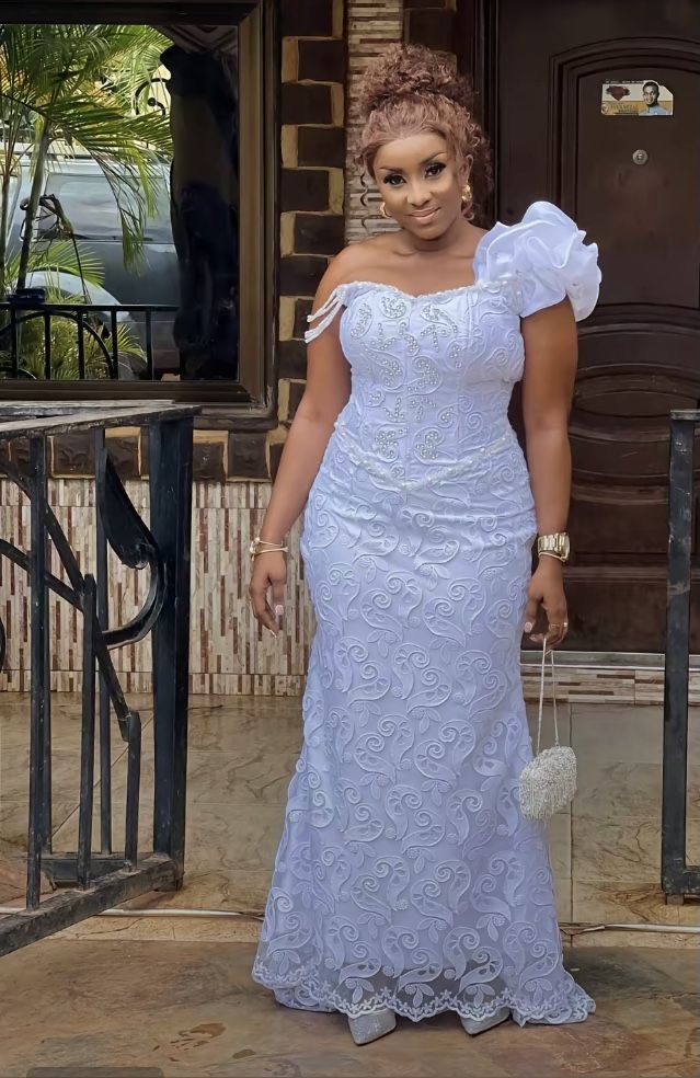 White Lace Gown Styles