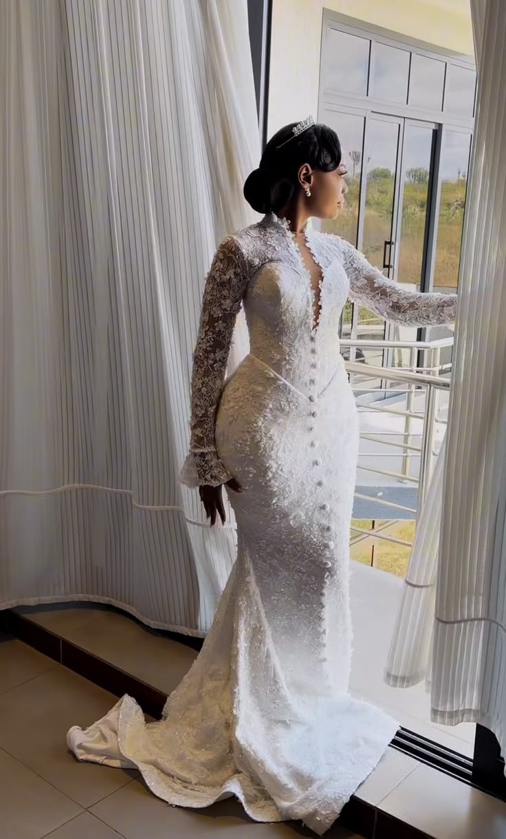 Trending White Lace Gown Styles ​
