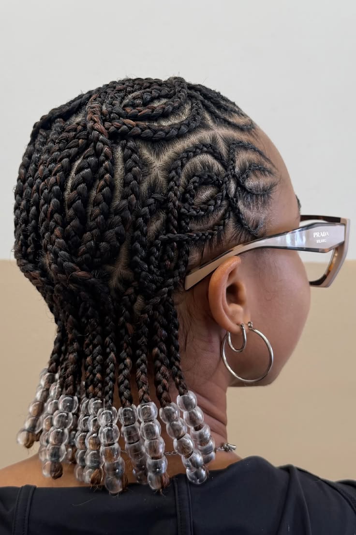 Gorgeous Short All Back Hairstyle with Attachment