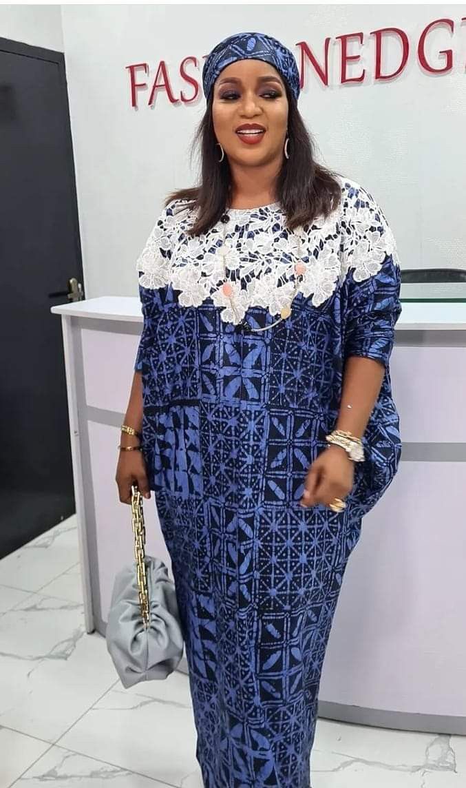 Mature Lace Gown Styles with Material ​