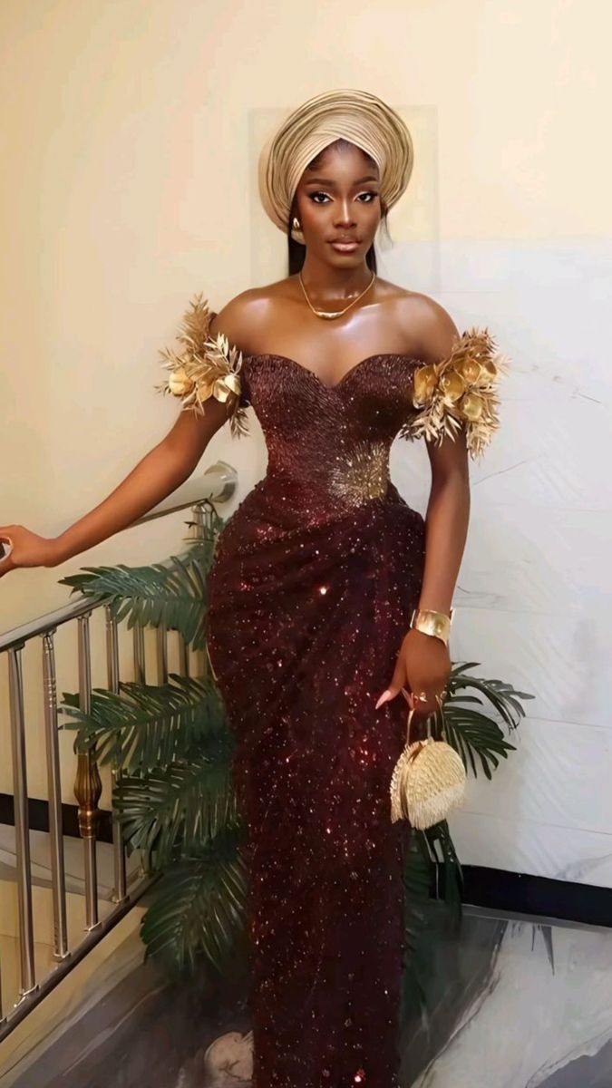 Off-Shoulder Asoebi Ideas with Lace 