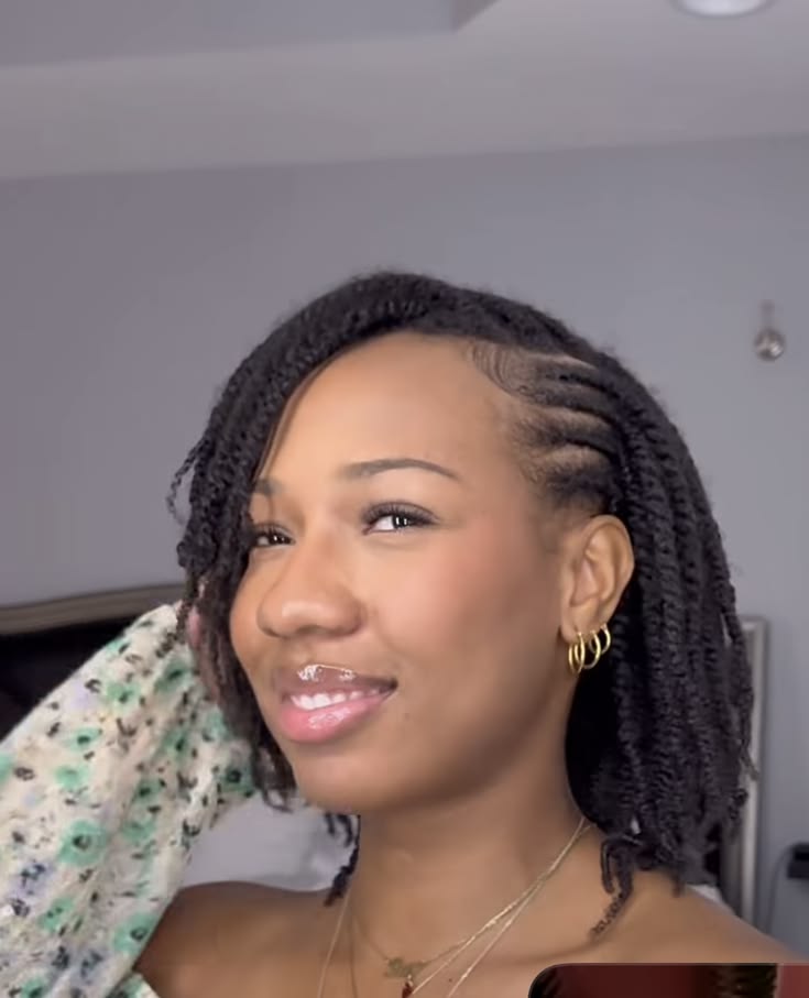 Side-Parted Hairstyles Without Attachment ​