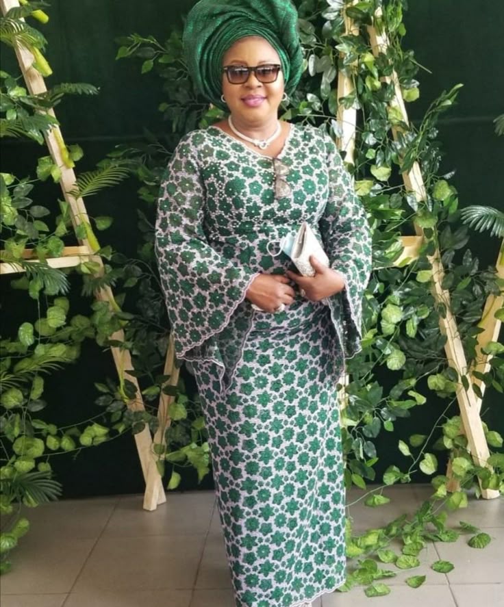 Blouse and Iro Styles with Lace for Wedding