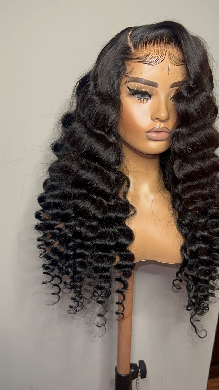 Types of Frontal Wigs with Pictures