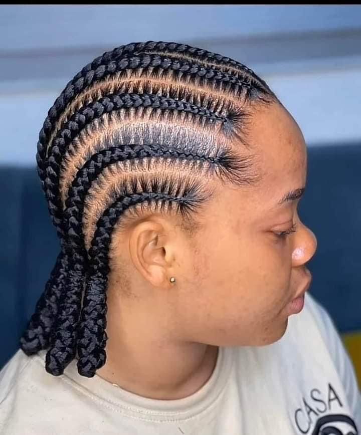 Hair Styles Without Attachments for Ladies ​